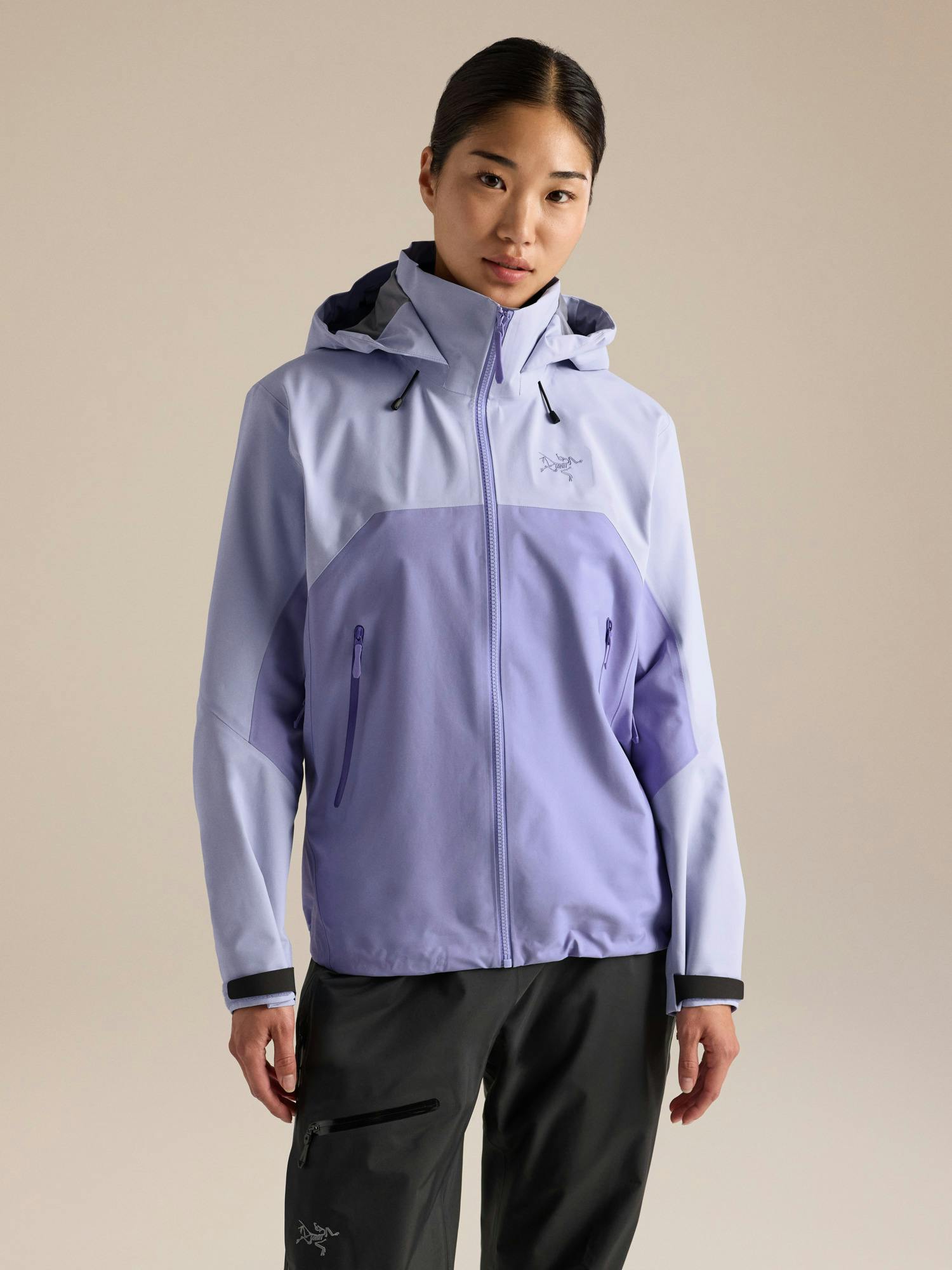 arcteryx-regenjacke-252yra-1.jpg Beta AR Jacke Damen | Arc'teryx Deutschland – Bild 1
