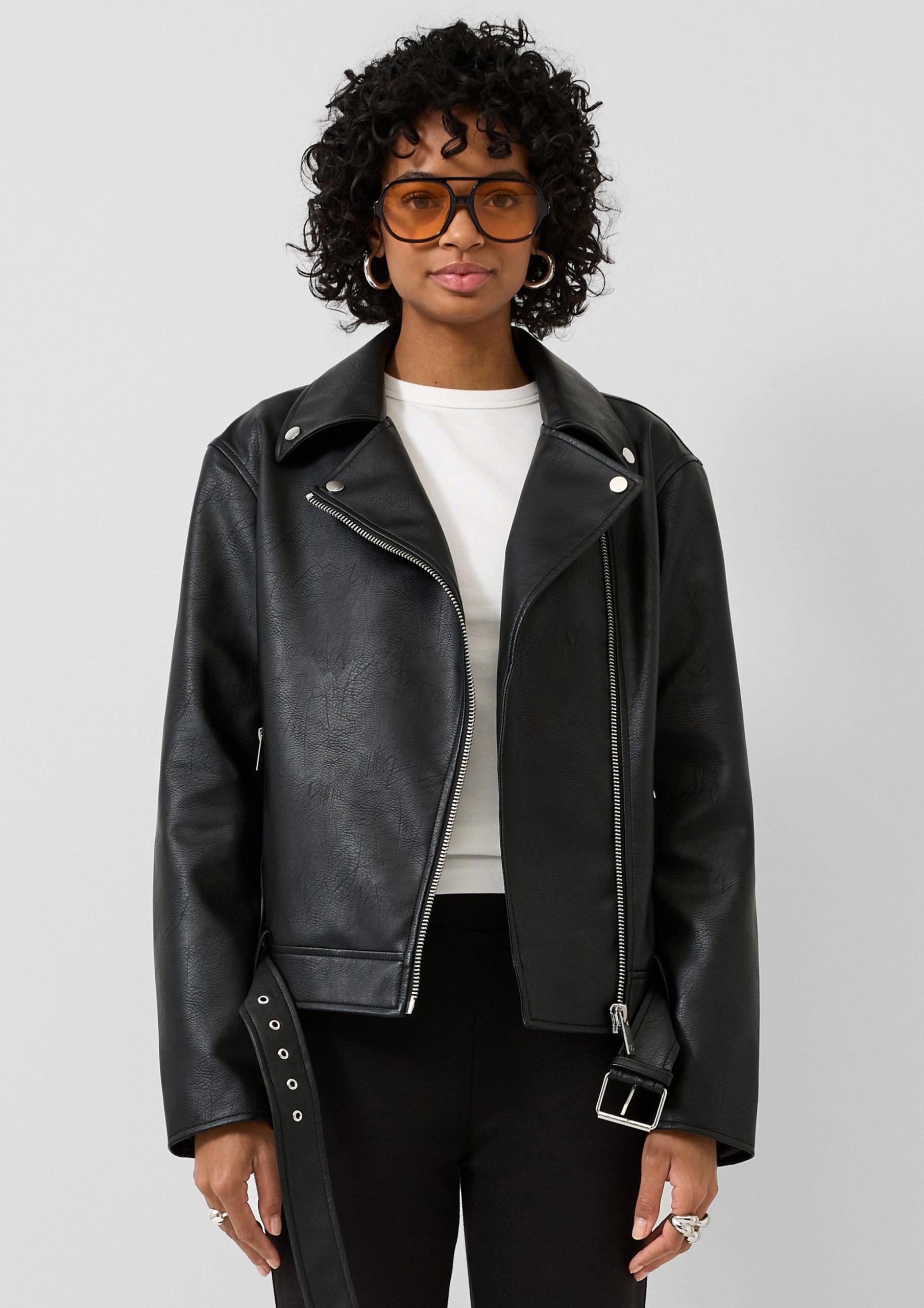 bikerjacke-damen-018cid-1.jpg Bikerjacke in Lederoptik Schwarz | s.Oliver – Bild 1