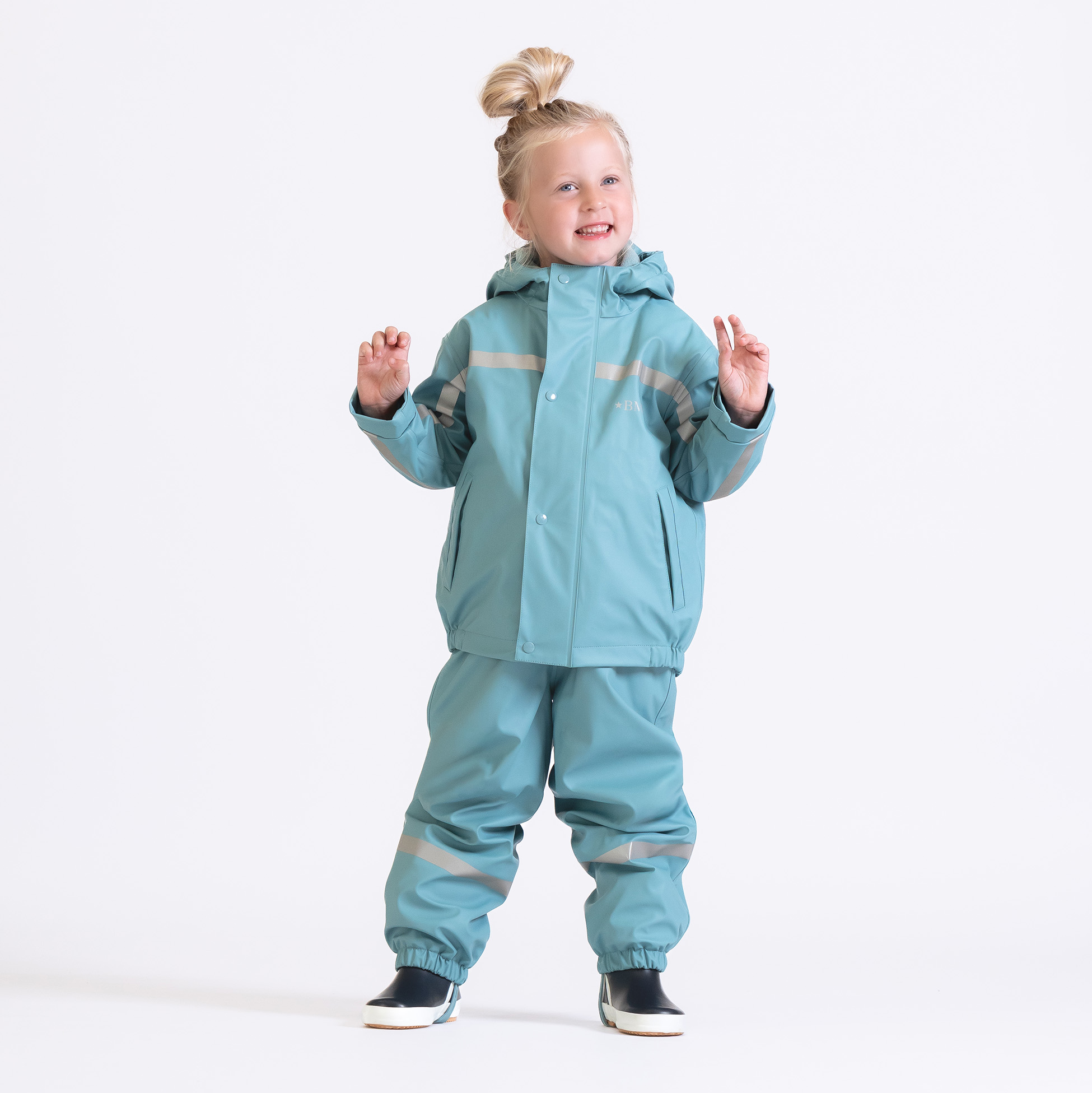 gefuetterte-regenjacke-kinder-453hjg.jpg gefütterte Regenjacke in smoke blue – Bild 1