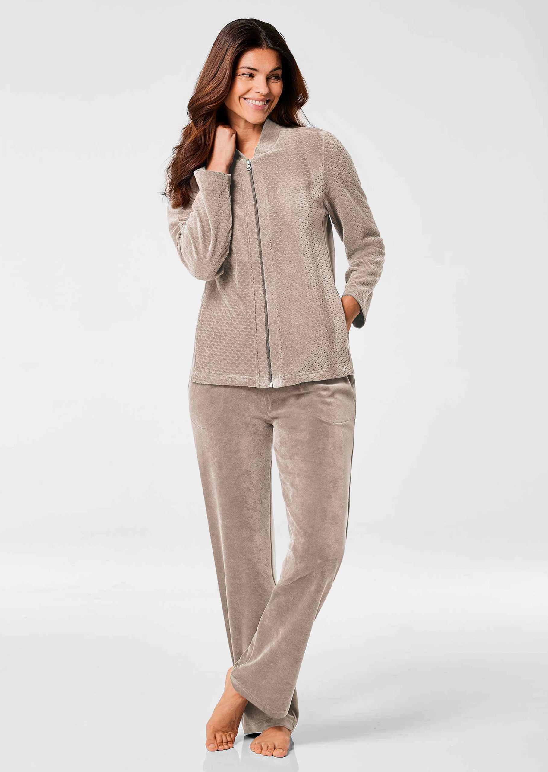 homewear-damen-691bkn-1.jpg Softer Nicki Hausanzug in beige | MADELEINE Mode – Bild 1