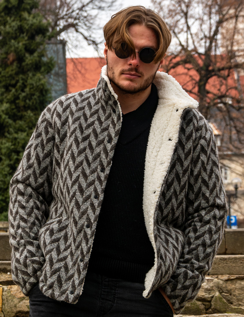 lammfelljacke-herren-743hwl-1.jpg Warme Herren Lammfelljacke mit geometrischem Muster – Bild 1