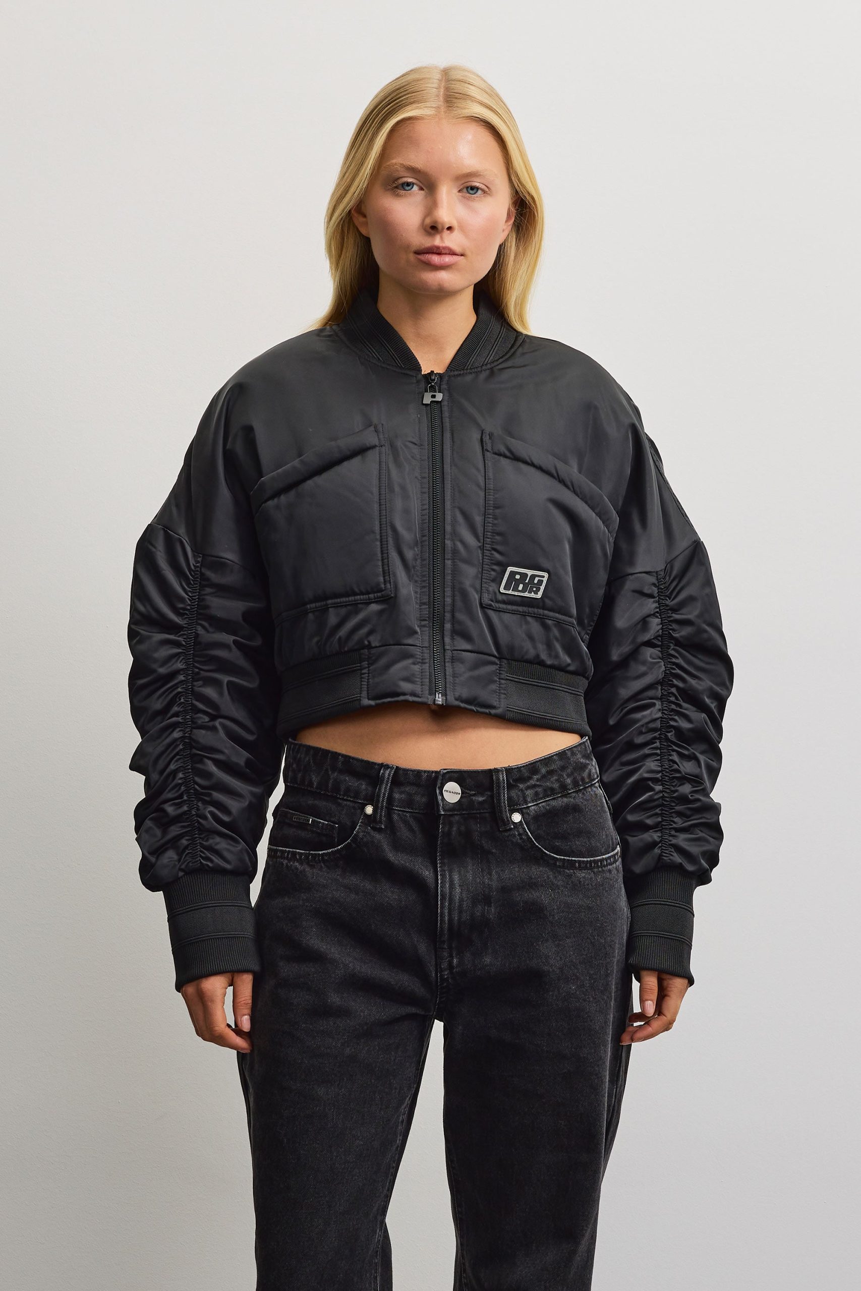 pegador-jacke-353bjb-1.jpg Laura Cropped Ruffed Oversized Jacket Black XS – Bild 1