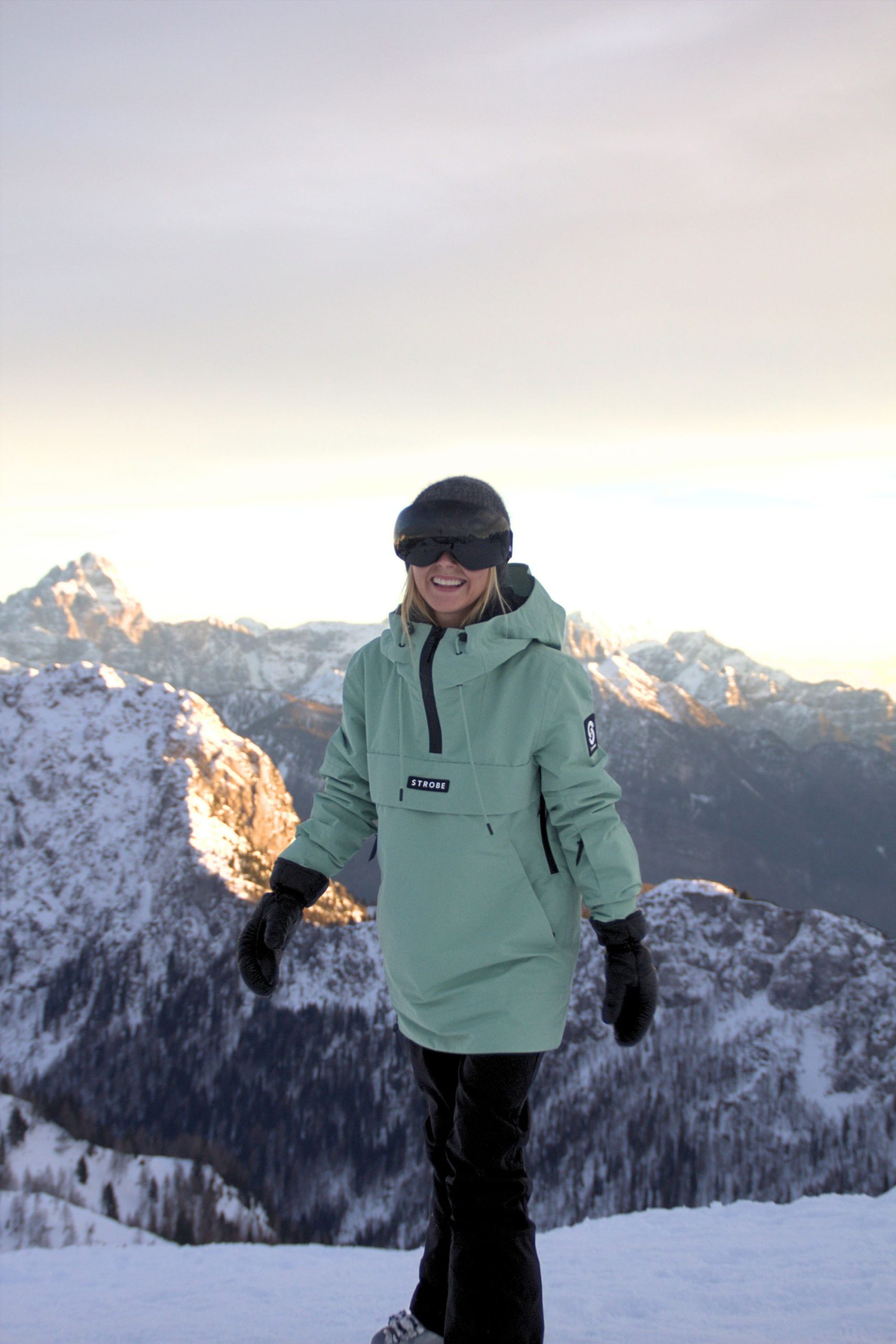 snowboard-jacke-damen-155ryd-1.jpg Luna Snowboardjacke Dusty Green Damen Strobe – Bild 1
