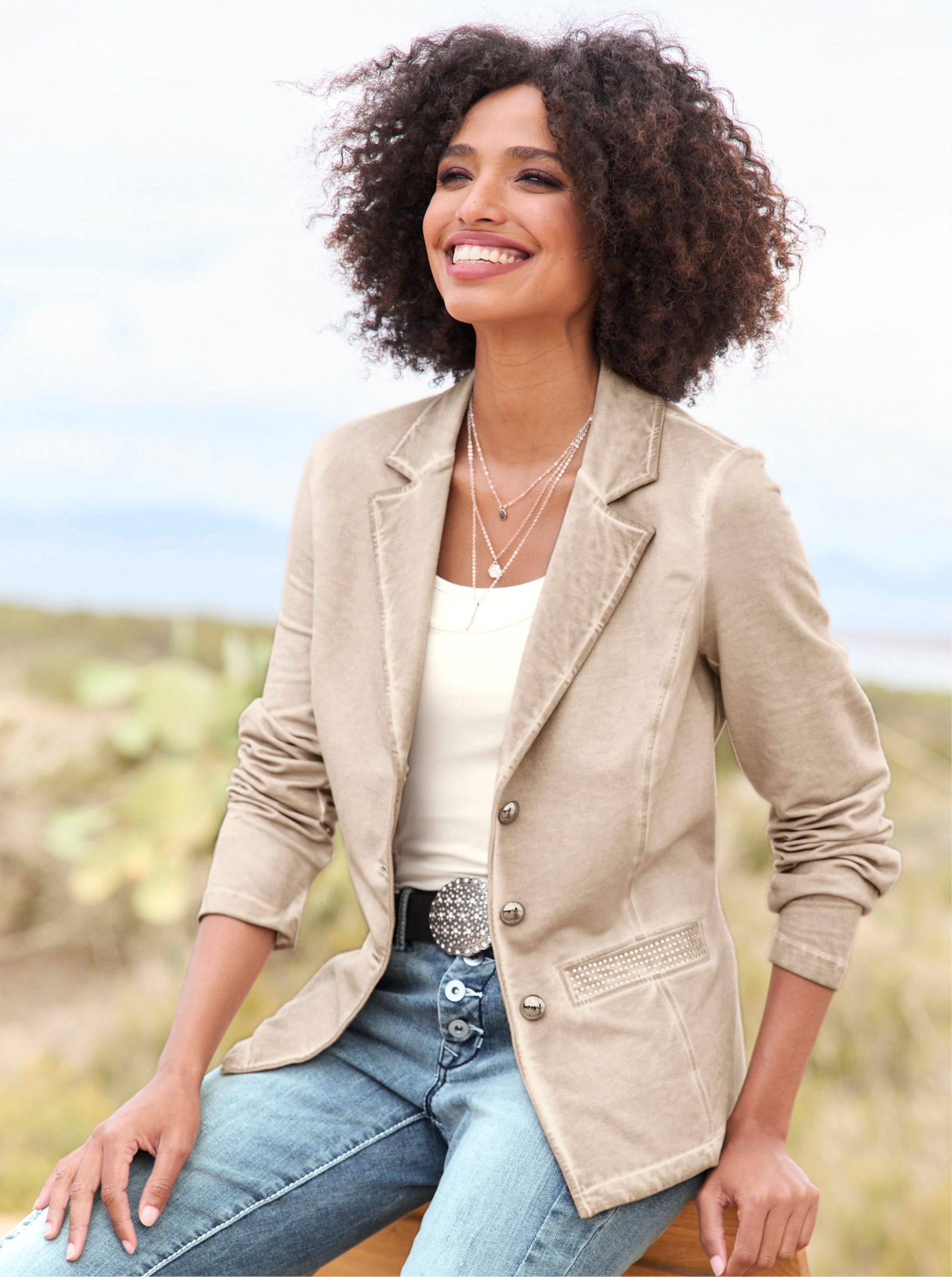 sweatblazer-damen-614xfu-1.jpg heine Sweatblazer mit Ziersteinen in beige | heine – Bild 1