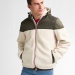 Entdecke die Teddy Fleece Jacke Kettle Moraine von Petrol Industries für Männer. Jetzt stilvoll und warm bleiben!