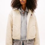 Tommy Badge Jacke aus Teddy Fleece | Beige | Tommy Hilfiger