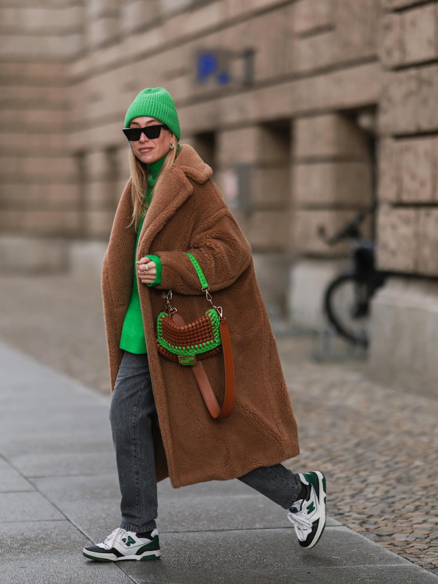 teddymantel-354erb-1.jpg Teddymantel kombinieren: So stylt du den kuscheligen Coat richtig – Bild 1