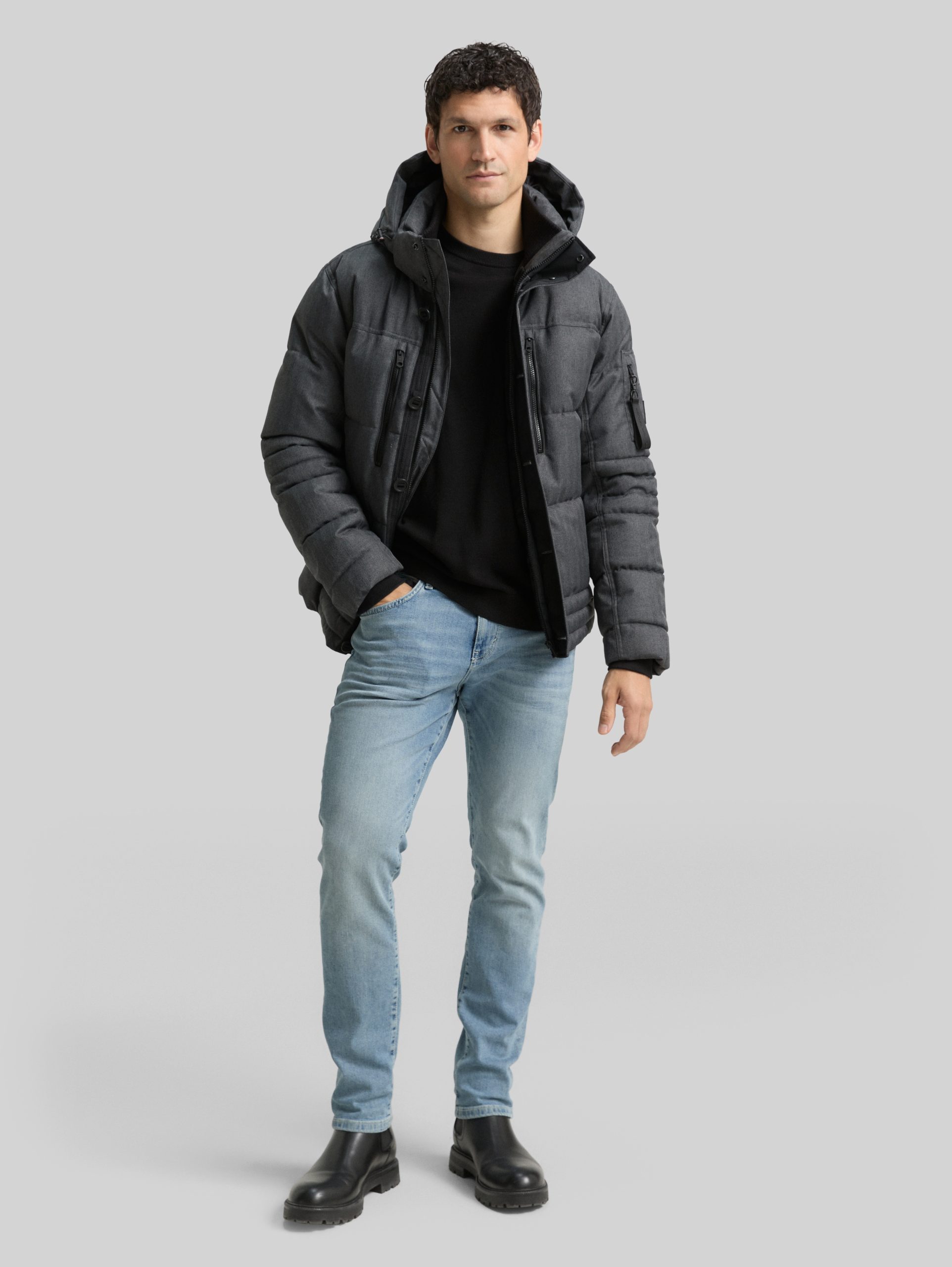 tom-tailor-jacke-682ebc-1.jpg Puffer Jacke mit abnehmbarer Kapuze in grau von Tom Tailor – Bild 1