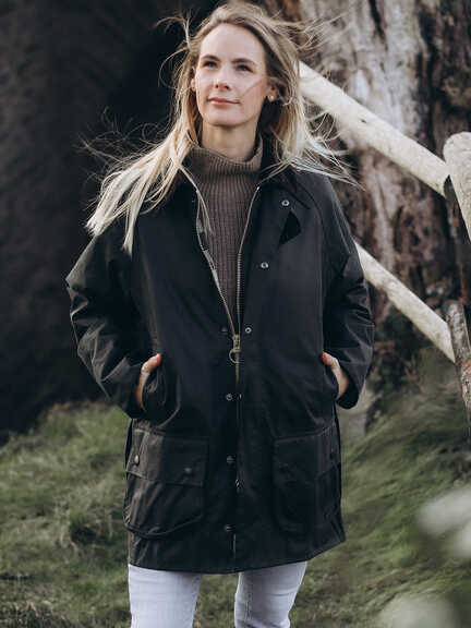 wachsjacke-damen-780nar-1.jpg Wachsjacken Der englische Outdoor Klassiker – Bild 1