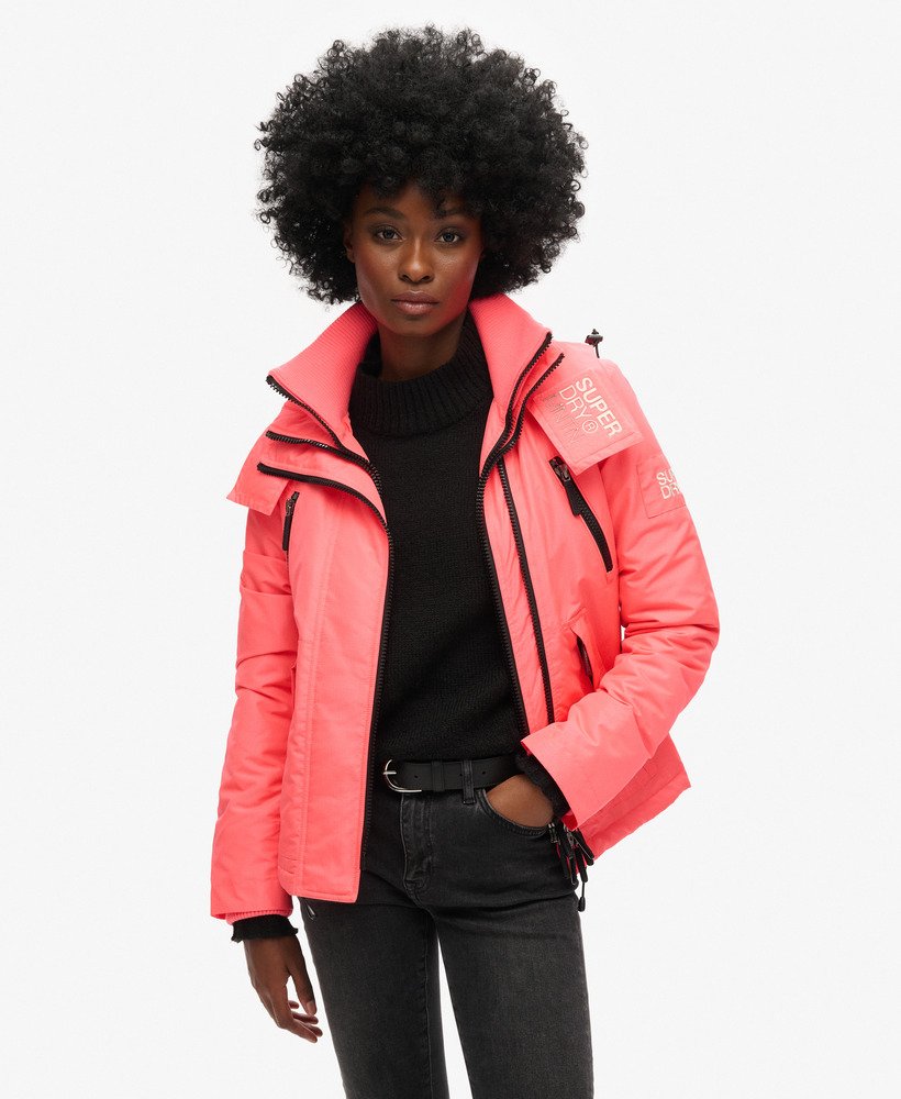 windjacke-damen-790oun-1.jpg Mountain Windbreaker Jacke mit Kapuze hyper feuer pink für Damen | Superdry DE – Bild 1
